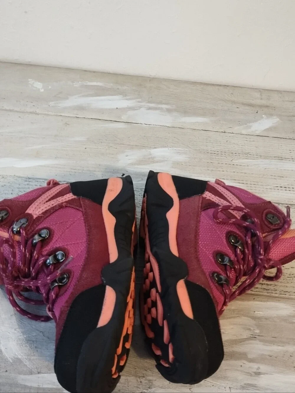 Hiking Boots Mountain Warehouse (U.S.A girls size 1) UK girls size 13) color